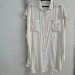 スピックアンドスパン　タスランサテンロングシャツ美品のサムネイル