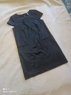 【美品】セオリー　黒のひざ丈半袖ワンピース