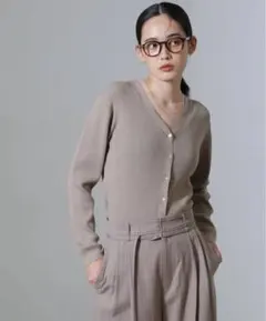 ベージュ カーディガン　NANO universe