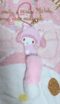 マイメロディ こねこねこ　しっぽ付きアクリルチャーム
