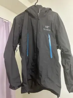 ま*こ様 ARC'TERYX シェルジャケット　グレー　ジャンク品 ま*こ様 ARC'TERYX シェルジャケット グレー ジャンク品 - メルカリ