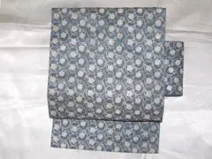 薄灰色古典バラ花柄 絹 長さ約3ｍ33㎝ 未使用超美品並激安出物