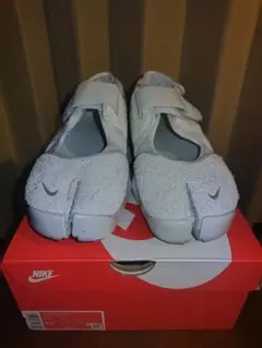 Nike ホワイト スエード スニーカー エアリフト - メルカリ
