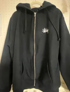 Stussy ブラック ジップアップパーカー
