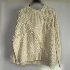 earth music&ecology フリンジ付きアイボリーニット