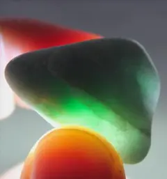 ［美透過］糸魚川翡翠 原石 13.8g