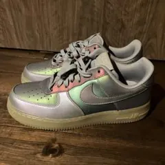 NIKE AIR FORCE 1 07 LV8 Iridescent