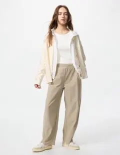 UNIQLO ジャージーカーブパンツ　ベージュ　Mサイズ