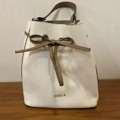 FURLA ホワイト バケットバッグ