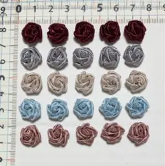 専用ページです。巻きバラモチーフ 1cm 25個