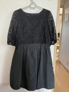 ブラックフォーマル　膝丈ワンピース