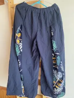 チチカカ ワイドパンツ ネイビー×葉っぱ柄