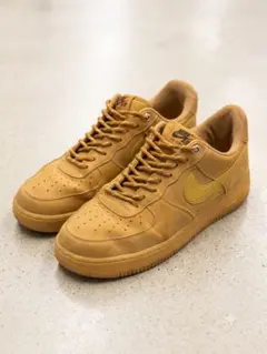 NIKE AIR FORCE 1 ウィート スニーカーのサムネイル