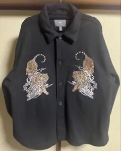 H&M 刺繍デザイン　トラ刺繍 厚手シャツオーバーサイズシャツ　ミリタリーコート