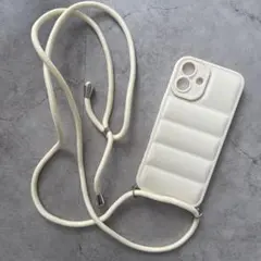 iPhoneケース　ダウンジャケット　16plus ホワイト　ショルダー　キルト