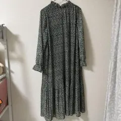 ディスコート  緑   ワンピース  サテン