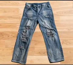 ダメージ加工ブルーデニムパンツ