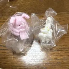 じぶんであめるよ。 ガチャ アンゴラウサギ(ピンク)、アルパカ(しろ)