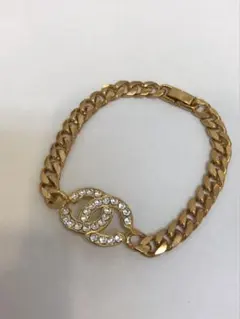 GUESS ゴールドカラー ダイヤベゼルストーン swag - メルカリ