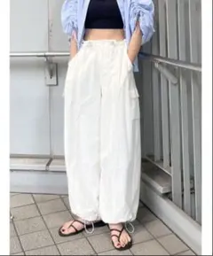 【美品】Ungrid ナイロン混ミリタリールーズパンツ　ホワイト　ドロスト