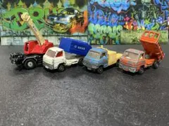 ミ*ク様 日本製トミカ　４台セット