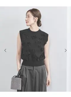 3D フラワーモチーフ ノースリーブ ニットベスト