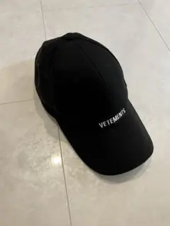 VETEMENTS ヴェトモン ロゴ キャップ 帽子のサムネイル