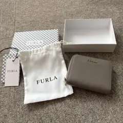 FURLA ベージュ 二つ折り財布