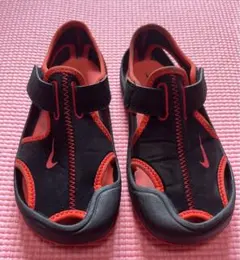 ナイキ サンダル 18cm キッズ 黒×赤