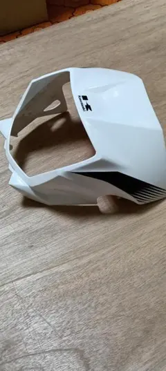 ホワイトカウル エアロダイナミクスデザインのサムネイル