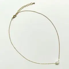 パール調ビーズのネックレス