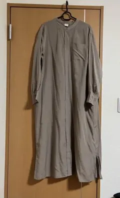 アーバンリサーチドアーズ　ワンピース　ベージュ系　doors