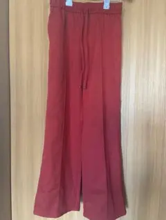 GU レッド ワイドパンツ　レディース　Sサイズ