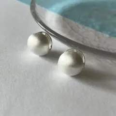 シルバー マットボール キャッチレスピアス