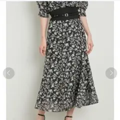 LILY BROWN　刺繍マーメイドスカート　ブラック　１