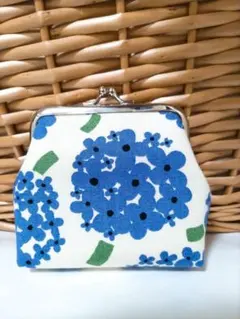 ☆ハンドメイドがま口ポーチ　アジサイブルー☆