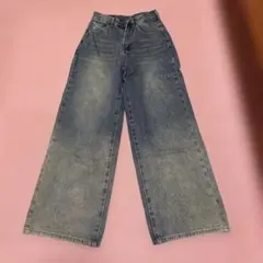 ワイドレッグデニム ライトブルー 裾ほつれあり