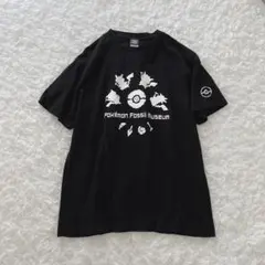 ポケモン 化石博物館 Tシャツ ピカチュウ 黒