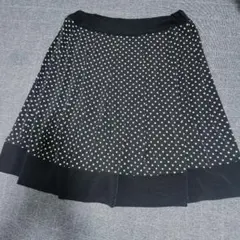 可愛い水玉　フレアスカート ひざ丈 黒白