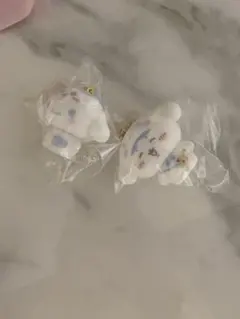 ちいかわ　サンリオ　シークレットフロッキーマスコットチャーム　ハチワレ　シナモン