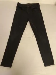 UNIQLO EZY JEANS スキニーデニム　　ブラック Mサイズのサムネイル