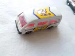 廃盤日本製トミカ★トヨタ ハイエース 日通 ペリカン便 宅配便バン ミニカー