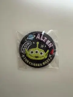 新品未開封 トイ・ストーリー デニム刺繍缶バッジ エイリアン