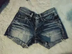 デニムショートパンツ ダメージ加工
