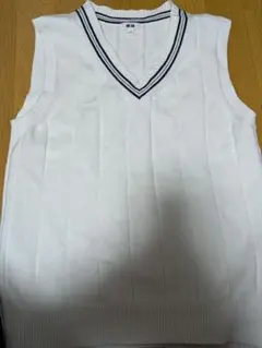 UNIQLO ホワイト Vネックニットベスト Sサイズ