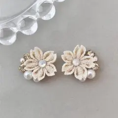 no.110 ベージュ桜ビジューピアス　イヤリング　和風　淡色 卒業式　結婚式
