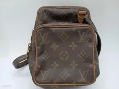 Item thumbnail for item 1bedca5f-ed5b-4e3f-bb77-dce3680adceb