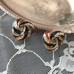 ビンテージイヤリング　USA　赤 黒 エナメル　ラインストーン　ゴールド　レトロ