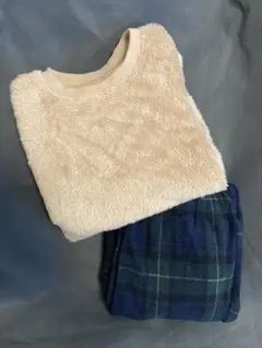 【美品】ユニクロ フリースパジャマセット 130cm
