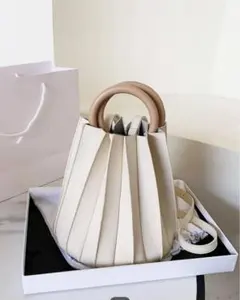 shein 白　ホワイト　アイボリー　バッグ　ショルダーバック